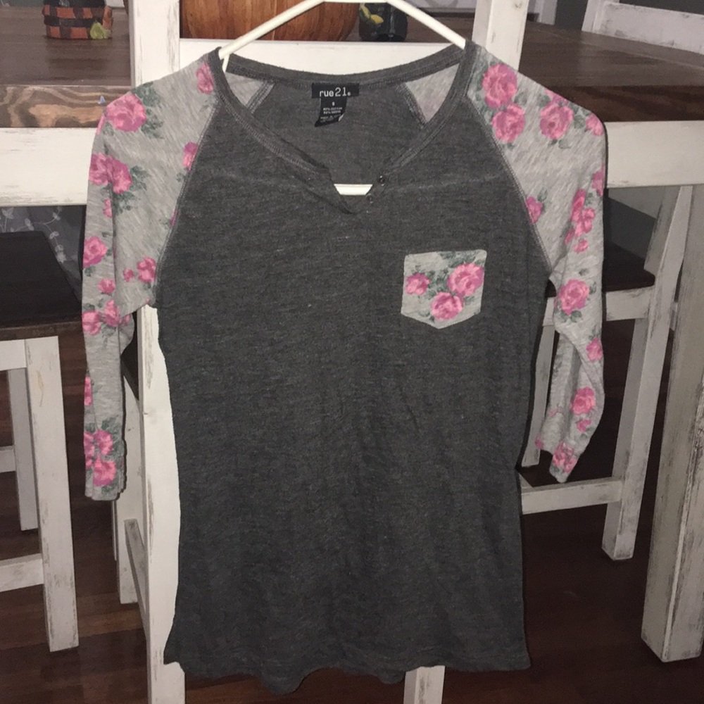 Half sleeve Rue21 shirt